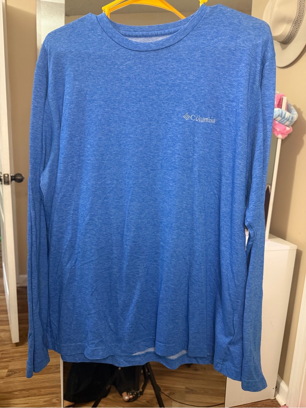 Columbia Men's Long-Sleeve Shirt in Heather Blue